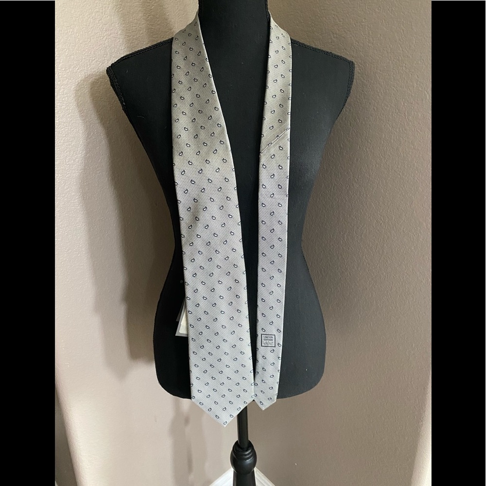 NWT Limited Edition Daniel Cremieux Tie